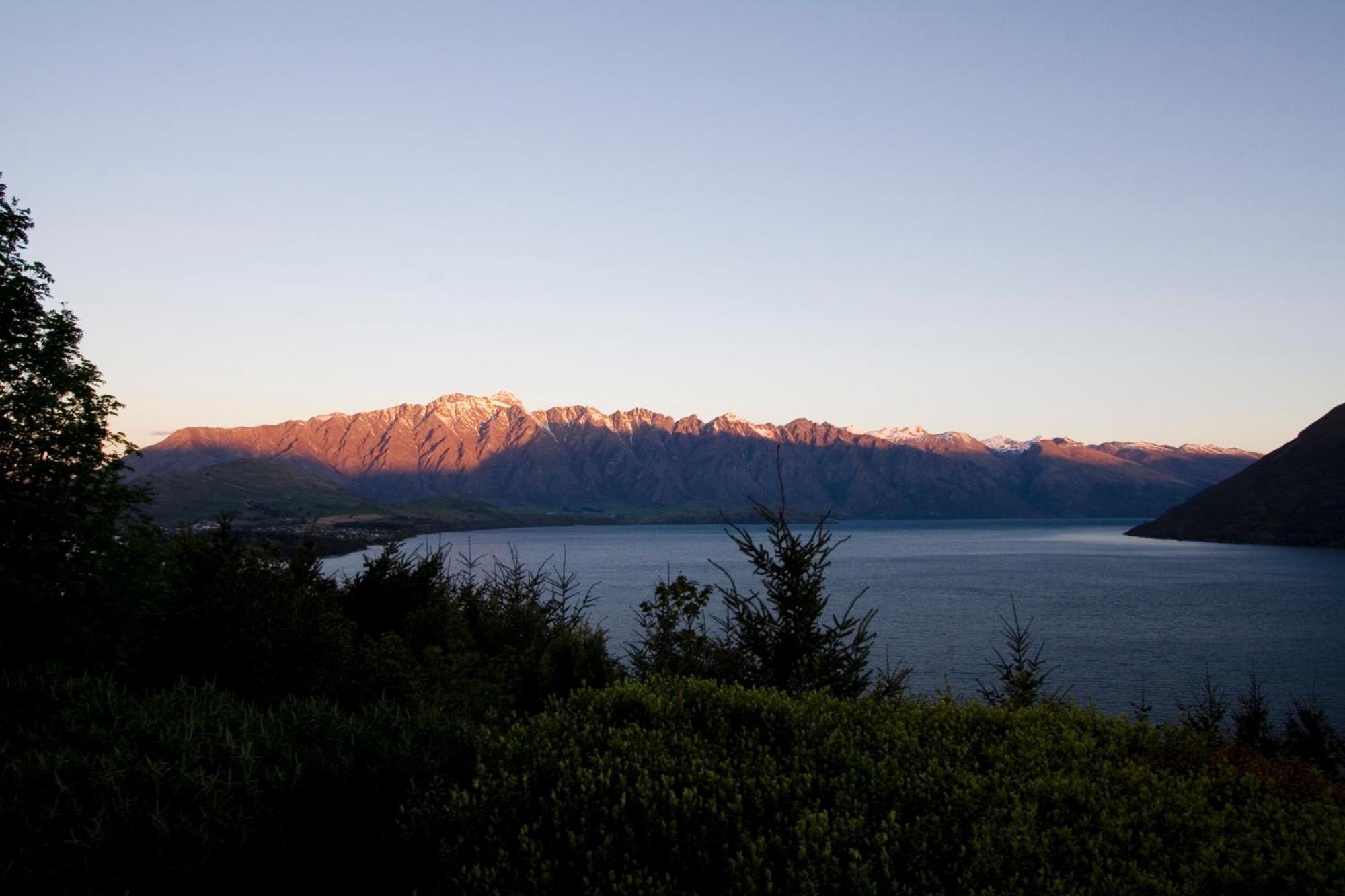 Azur Lodge Queenstown Bagian luar foto